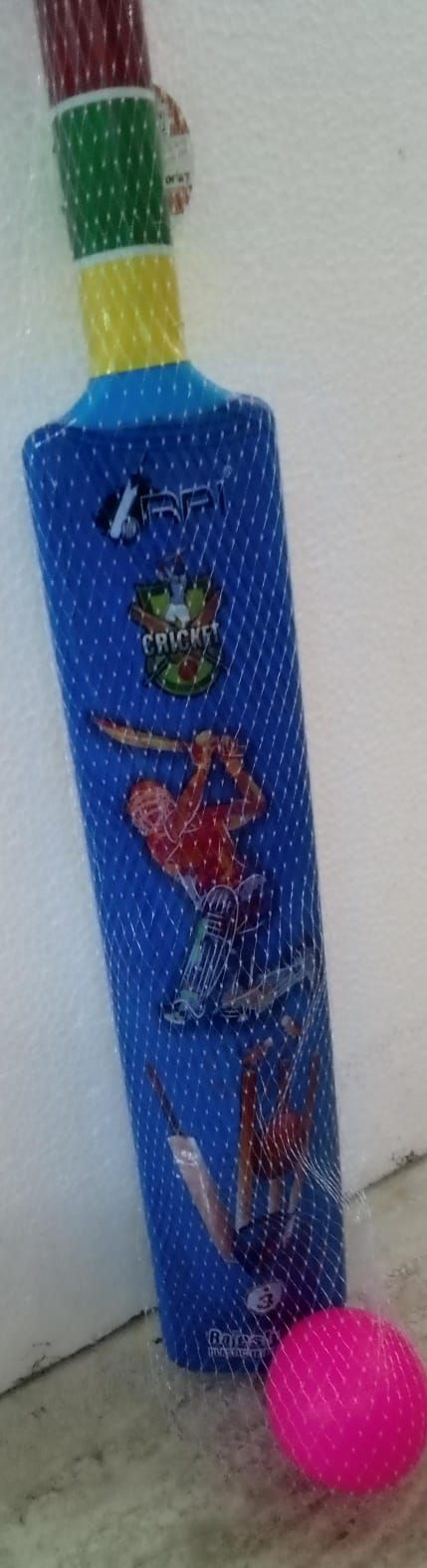 PLASTIC BAT BALL product image (1)