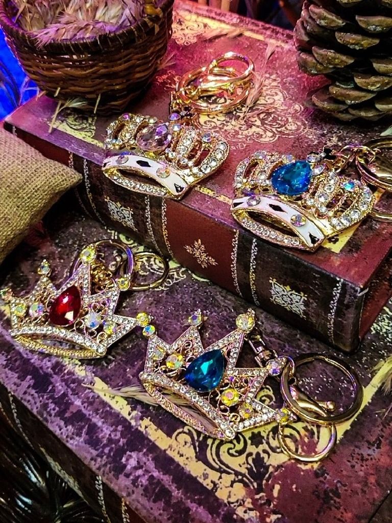The Armored Kingdom Crown Keychains product image (3)