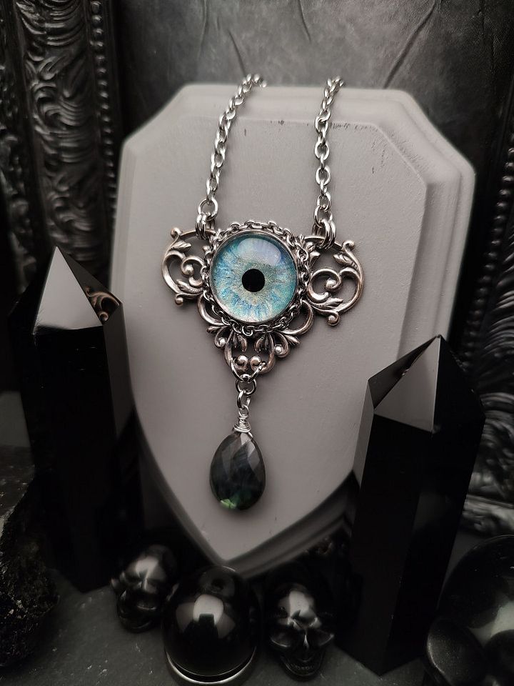 Eye Painted Amulet - FrostGlint product image (2)