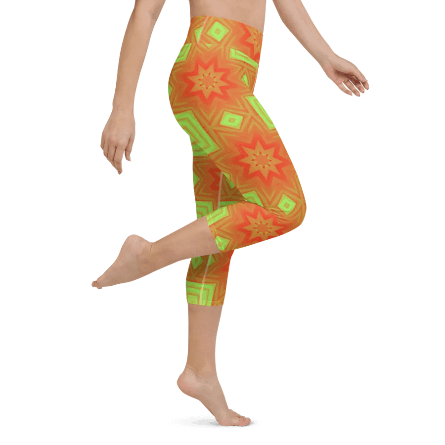 Graphic Gaze Capri Leggings product image (4)
