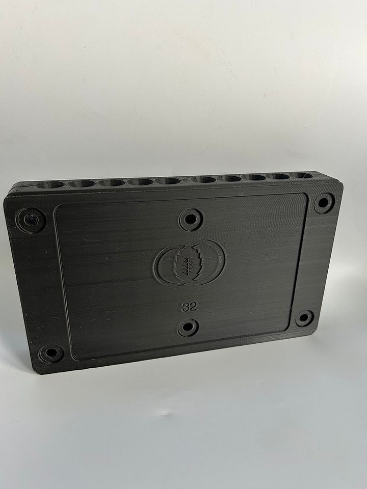 32 Gauge RoundCap 10-Slot Mold (B-Stock) product image (2)