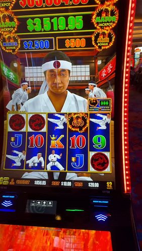 A nice MAJOR waiting for us to WIN! 
.
#slots #casino #jackpot