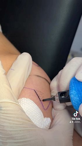Lining #tattoo #tattoolinework #steadyhands #tattooline