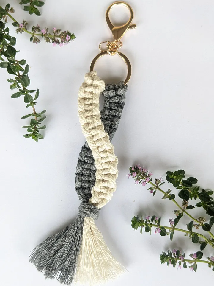 Twisted Macrame Bag Tag product image (1)