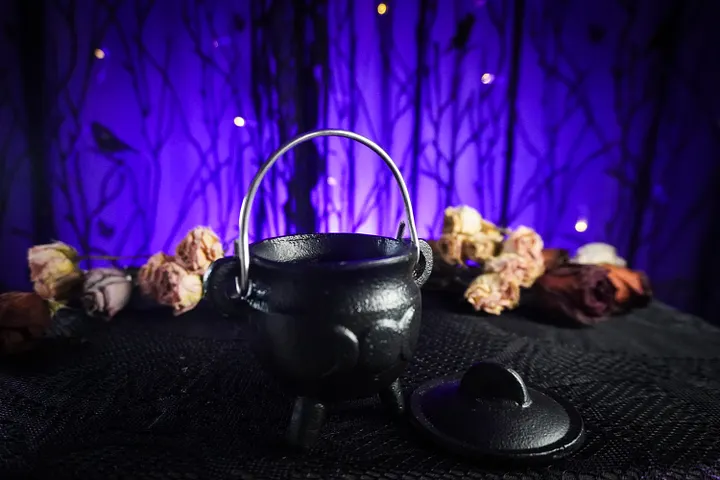 Cast Iron Cauldrons product image (2)