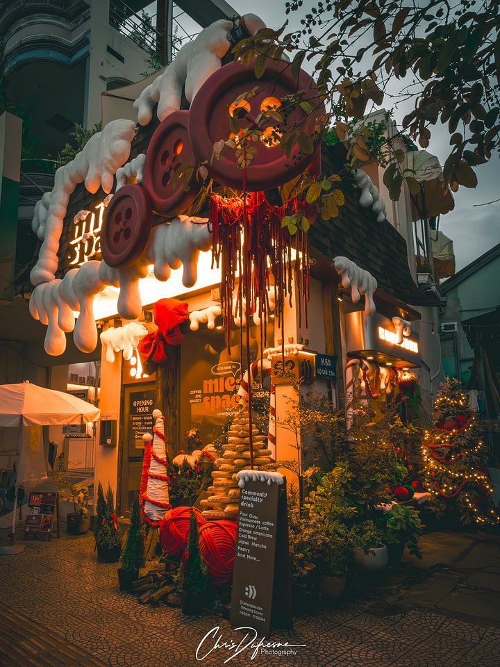 Christmas Cafes of Da Nang product image (1)