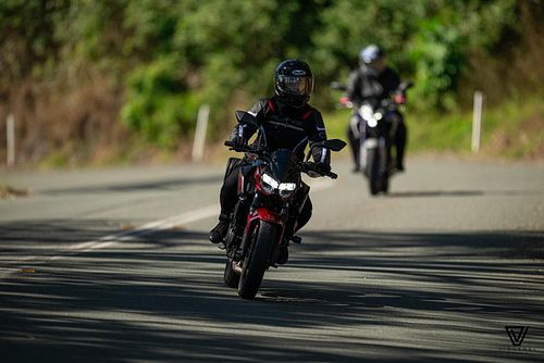 First mountain run and first bike photos all in one day. 

📸 @visceralvisualsauto 

#kawasaki #kawasakiz400 #motorcycle #moto...