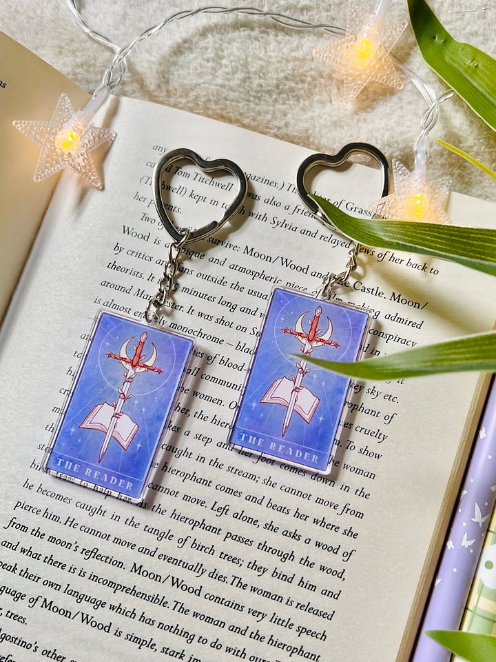 The Reader Tarot Card Acrylic Keyring product image (2)