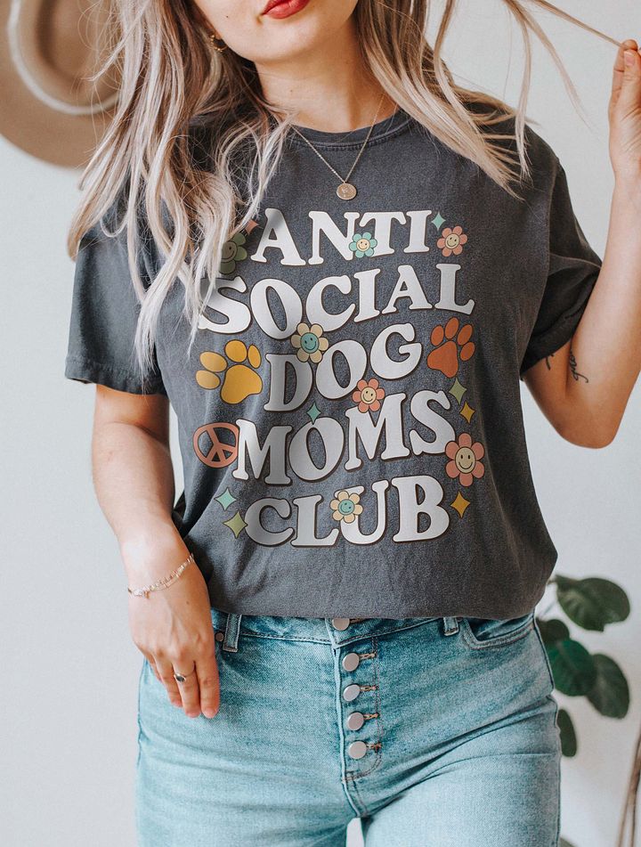 Anti Social Dog Moms Club Retro Groovy T-Shirt | Funny Introvert T-Shirt for Dog Moms product image (11)
