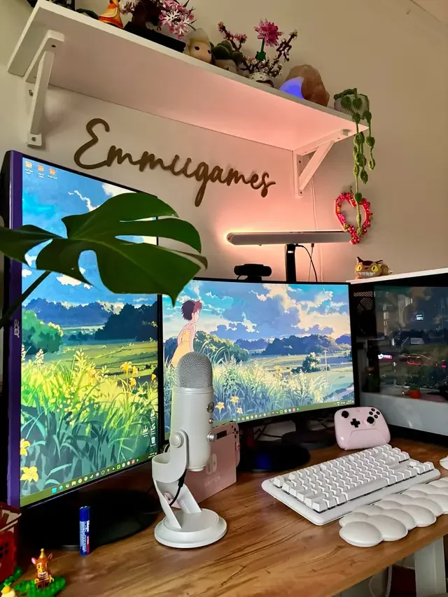 I’ve never been more happy for a new month. Last month was so busy and I honestly didn’t enjoy it as much as I should’ve. I loved my birthday and am so blesssed for everyone who made it so special, BUT cheers to taking the time to be cozy and relaxing!! I plan on sipping some yummy Christmas drinks, as most places start them this week, annnnd doing more colouring, and finishing up some crafts!🤍  Please take it easy this month if you can, you deserve it.🤍 #cozygamingcommunity #cozygaming #pcsetup #cozyvibes #cozy 