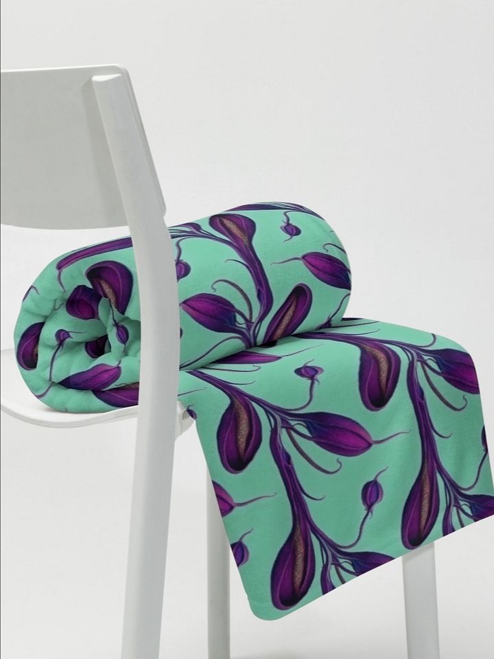 Purple Carniverous Plant Fluffy Blanket Throw product image (1)