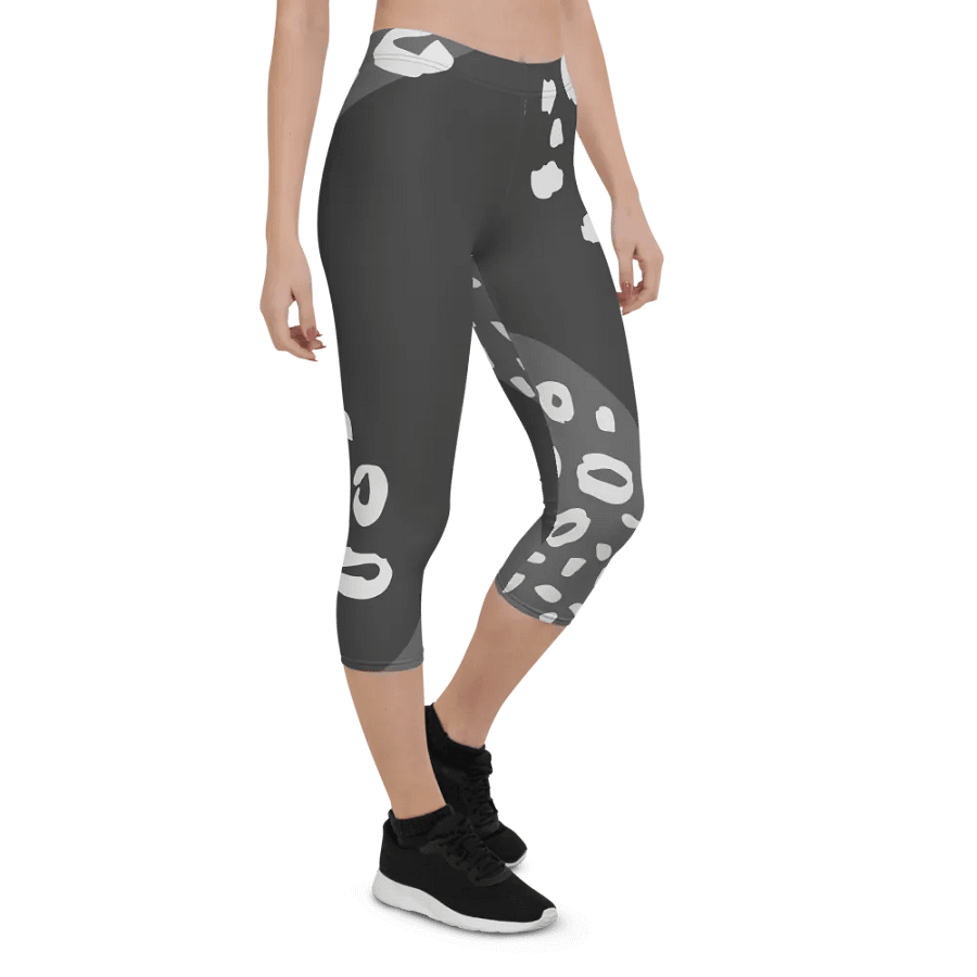 Grey Wilderness Camo Capri Leggings product image (7)