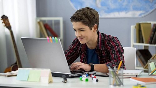 4 Ways Young Entrepreneurs Can Use ChatGPT As Their Co-Founder

https://f.mtr.cool/cpiyshprig