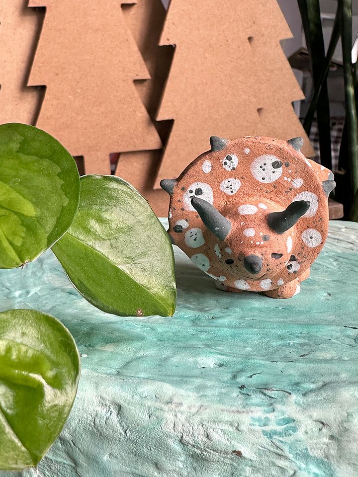 Spotty Bull Ceratopsid Ceramic Spill product image (1)