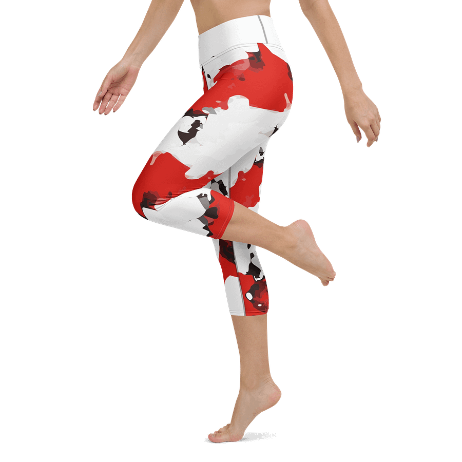Splatter Chic Yoga Capri Leggings product image (2)