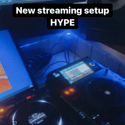 I’m almost finished with the new #streaming setup! Next stream tomorrow around 7pm CEST! 🥳 #techno #twitch #vrchat