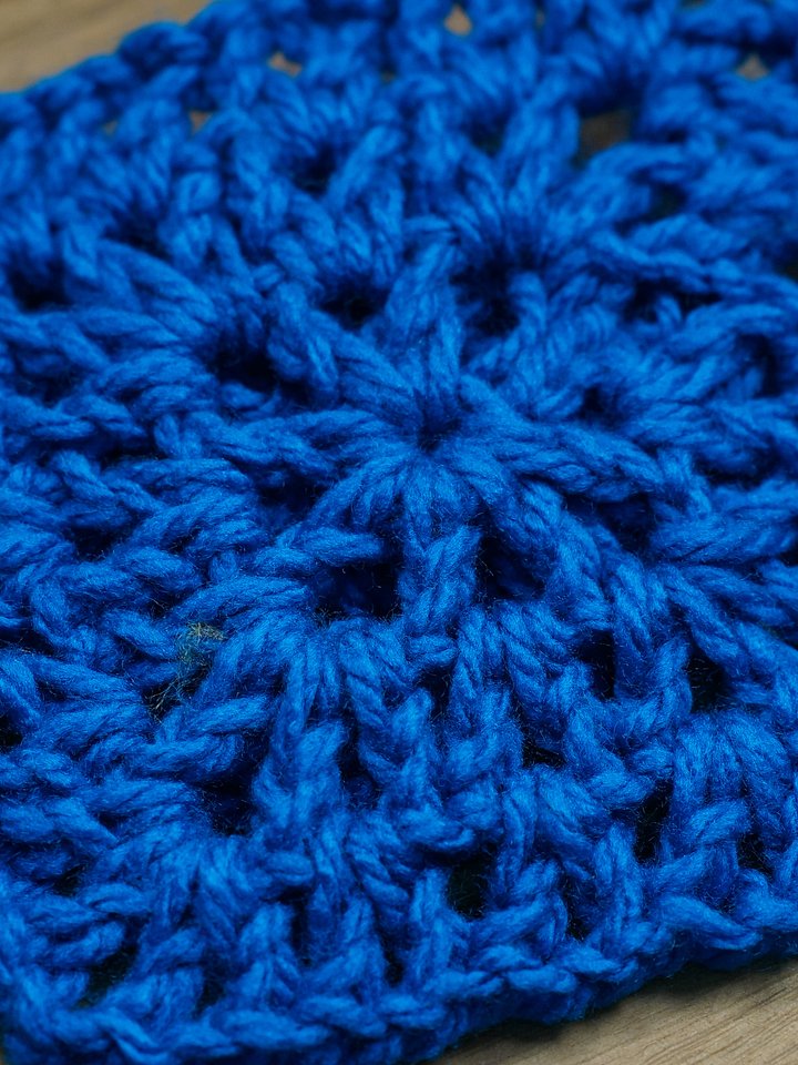 Solid V stitch granny square pdf pattern product image (2)
