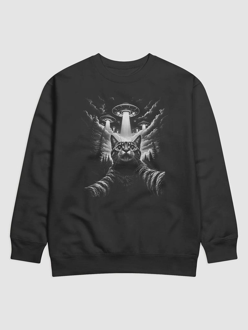 Alien Cat Abduction Sweatshirt – UFO Sci-Fi Cat Crewneck – Funny Space Cat Sweater – Vintage Retro Alien Aesthetic Pullover – Cozy Graphic Sweatshirt