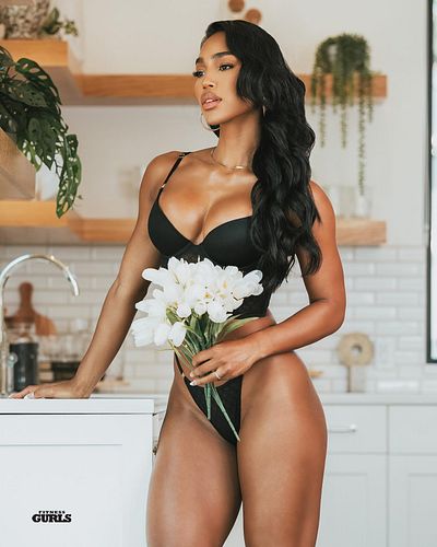 More from our beautiful cover model @virginiasanhouse ... Shot exclusively for #FitnessGurls by @jet_photog ... Magazine on s...