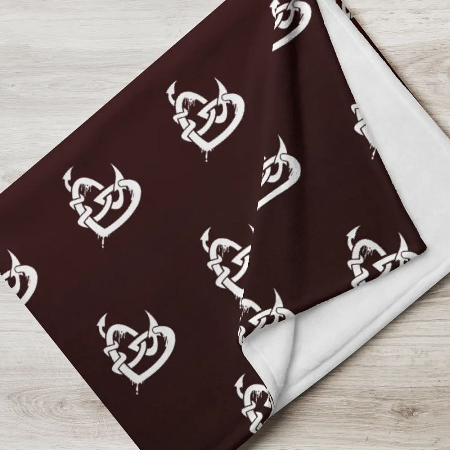 Succubus Knot Throw Blanket product image (7)