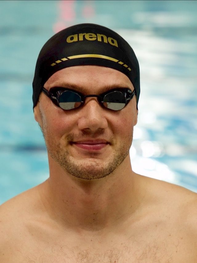 arena x TheSwimsuitGuy 3d Soft Cap - Black & Gold product image (4)
