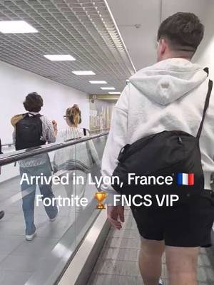 9flyr has arrived ! #fortnite #fncs #lyon #france #esports @Fortnite Competitive @Fortnite Official 