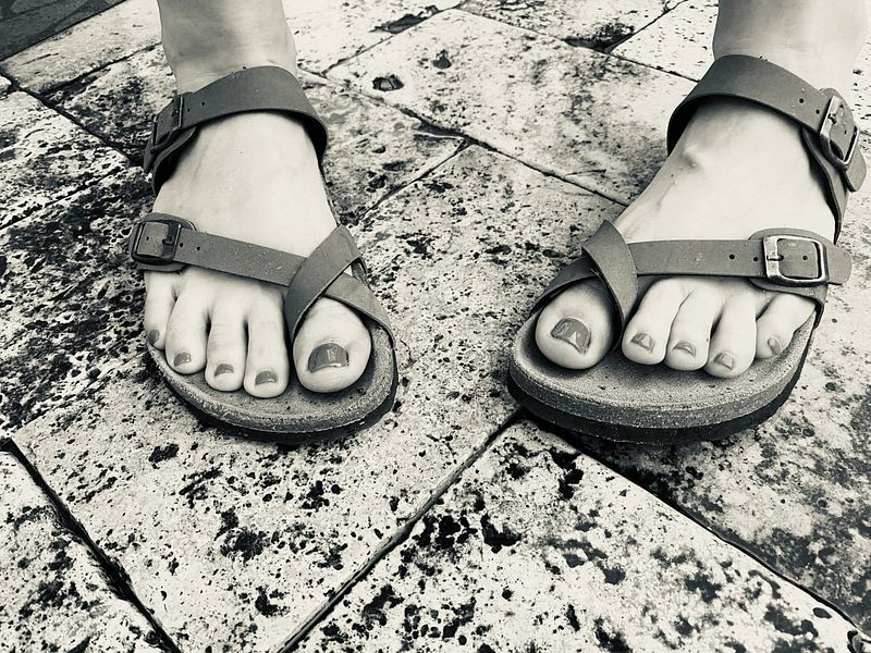 Red's Feet Pics