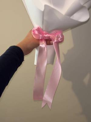 Ribbon border pink and white bouquet! 💗🤍🎀