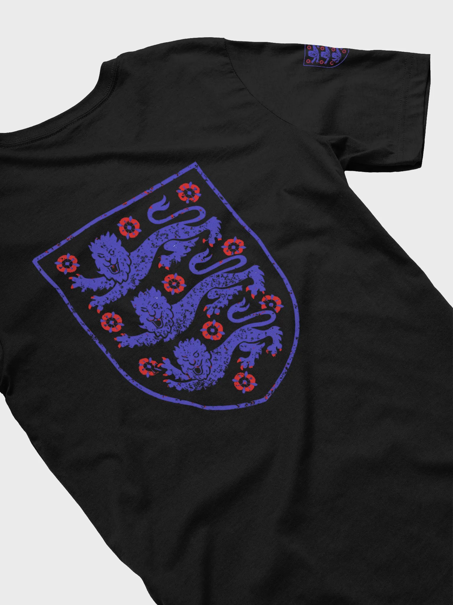 England Lion Crest Roses Shield T-Shirt product image (1)