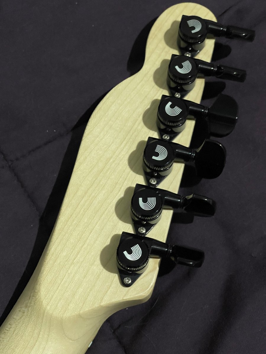 GD Guitars Super T | Seafoam Green | Alder Body | Maple Neck | Graphtec & Fender Hardware | D’Addario Locking Tuners product image (6)