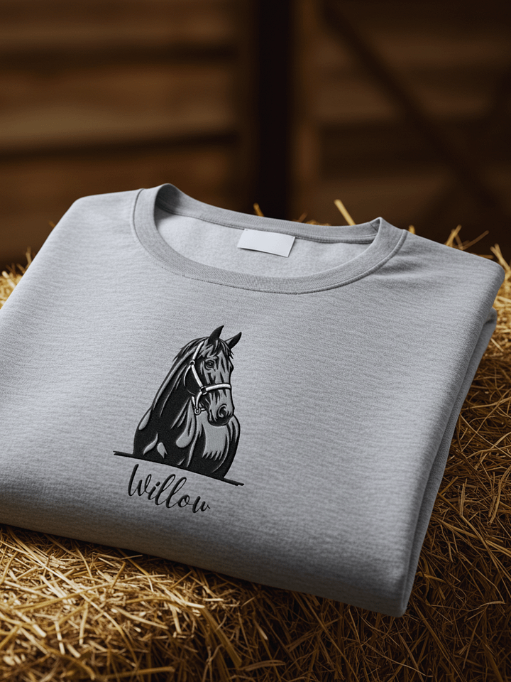 YOUR HORSE! / SWEATSHIRT WITH PERSONALIZED NAME / EMBROIDERED product image (1)