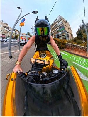 Bat biker girls reaction 🦇😍 #bikertok #bikerlife #motovlog #reaction #prank          