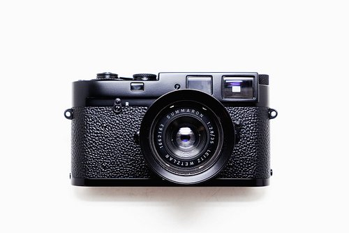 Absolutely stunning. This Leica M2 has been lovingly repainted by the legendary Kanto camera and is waiting for a forever hom...