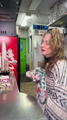 I am dangerously close to feeling the Holiday spirit 😊☕️🎄