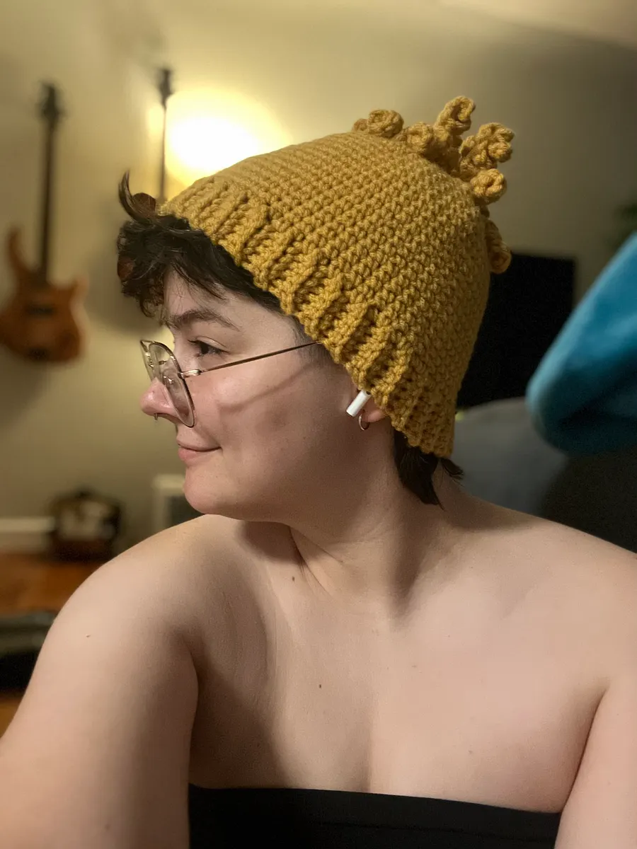 chicken fingers hat - small product image (2)