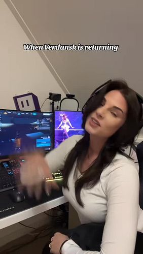 Still enjoying the times in Verdansk, are you? 🥹 missed this map so much! @callofduty 

•
•
•

#twitch #reels #gamergirl #cod...
