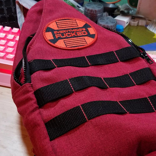 For today's Tiki Tuesday stream, we finished up the Sling Bag project!  Thank you @properfitclothing for the pattern and @aar...