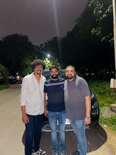 🫶🏻😆 મિત્ર ગણ 🫶🏻 

#ronakabhattrz #ronakbhattrz #music #love #car #song #music