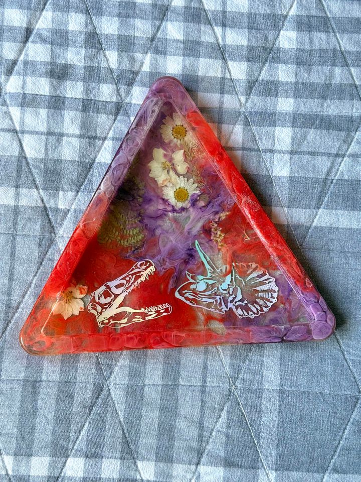 [RETRO STOCK] Triangle Dino Tray product image (1)