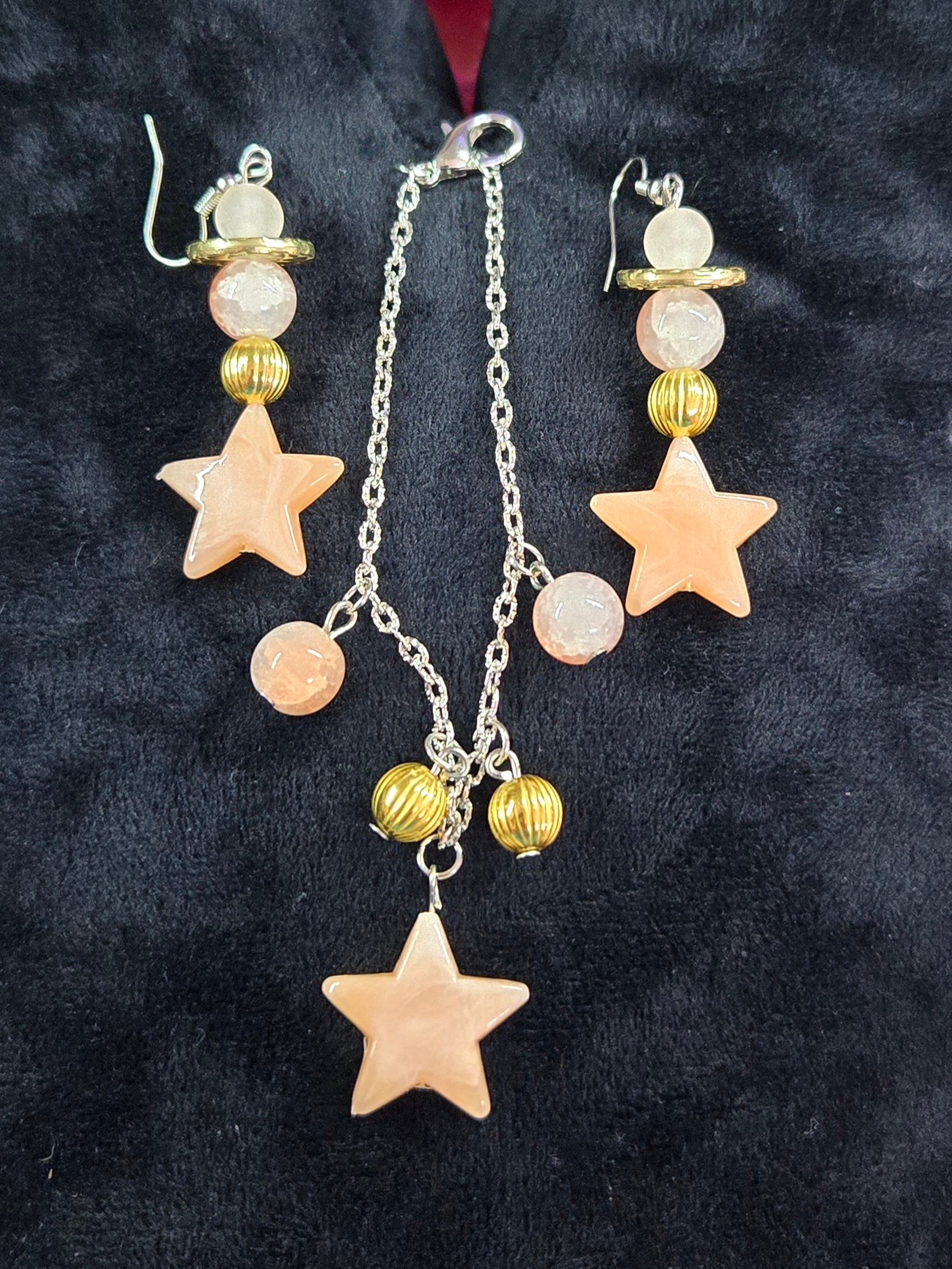 Acrylic Star bead Earring and bracelet product image (1)