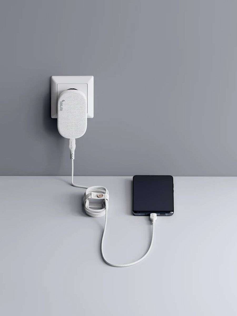 Quantum I 20W Ultra-flat USB-C Wall Charger with USB-C Cable, Snow-White product image (2)