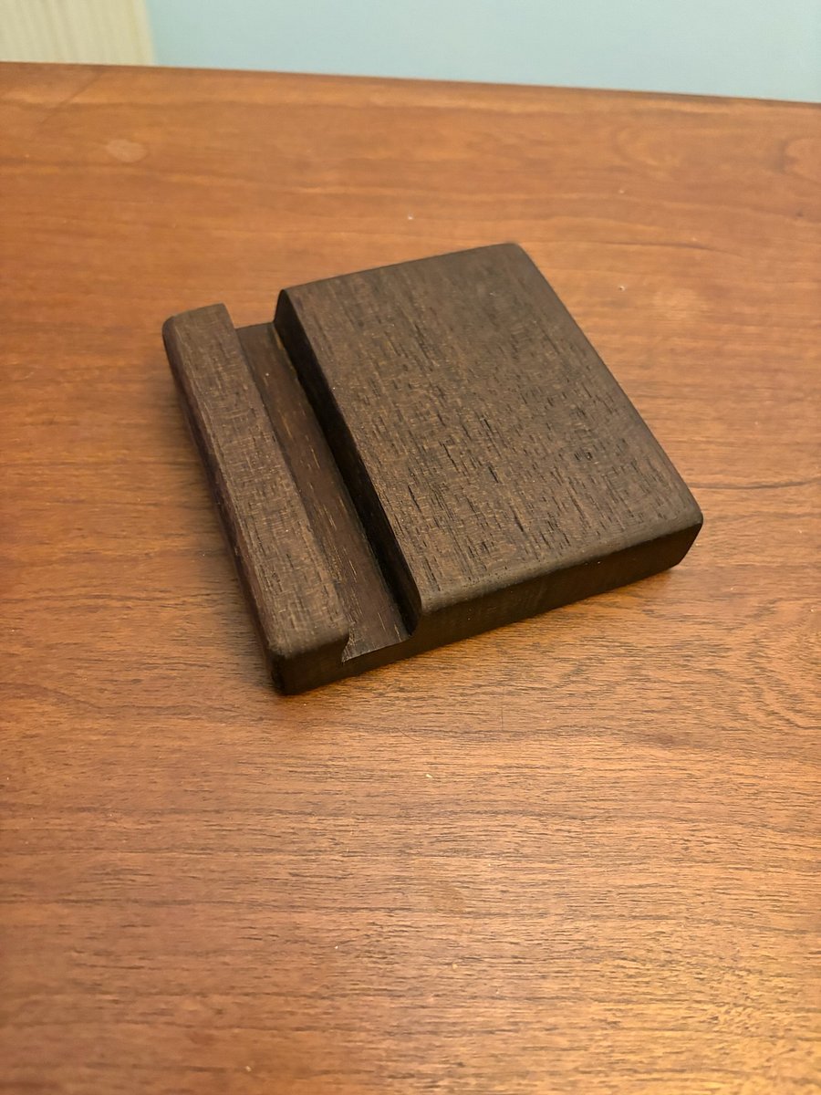 Peruvian Walnut Phone Stand product image (1)