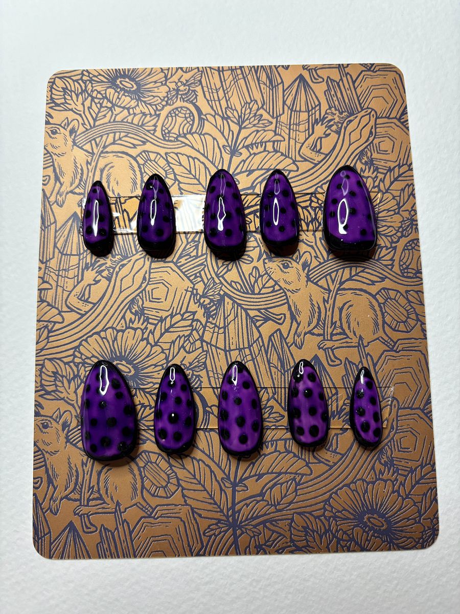 Handpainted 'Polka Dot Nylon Stockings' Press On Nails product image (1)