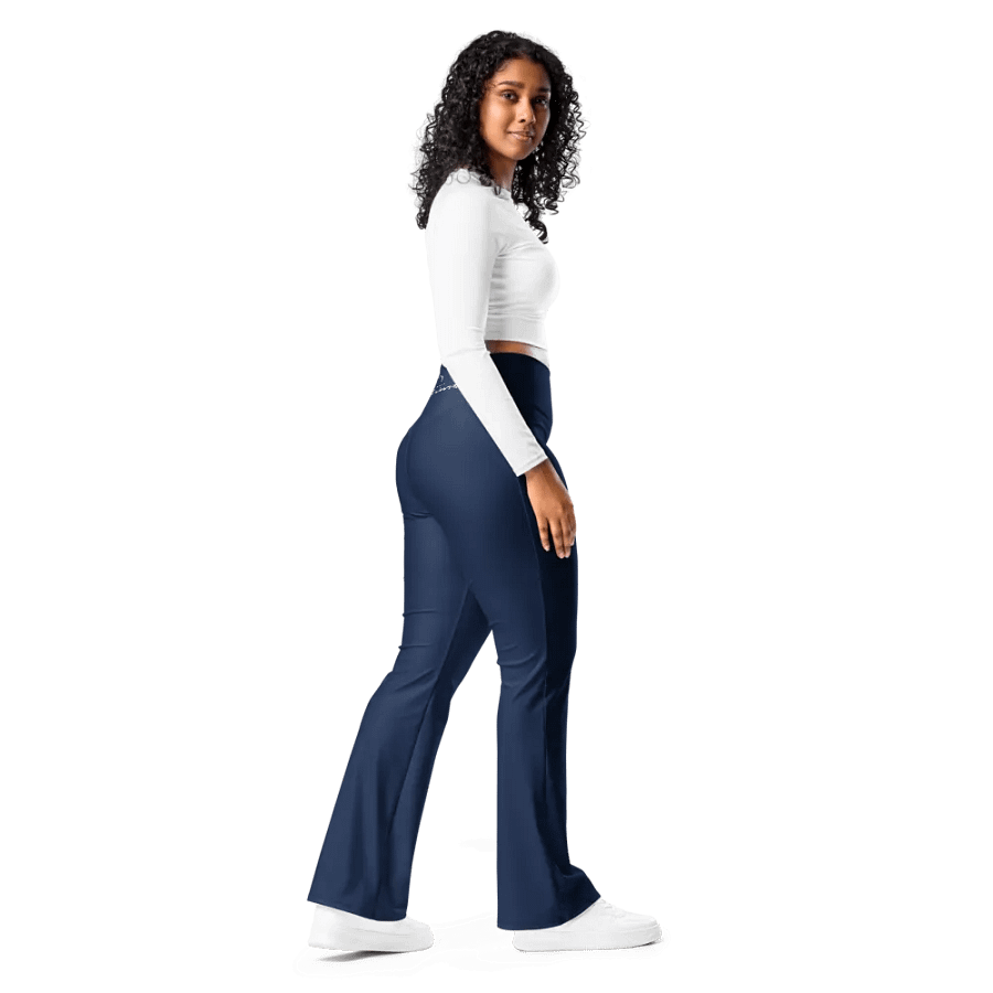 PANÍ MRDU Flaired Leggings in Navy product image (11)