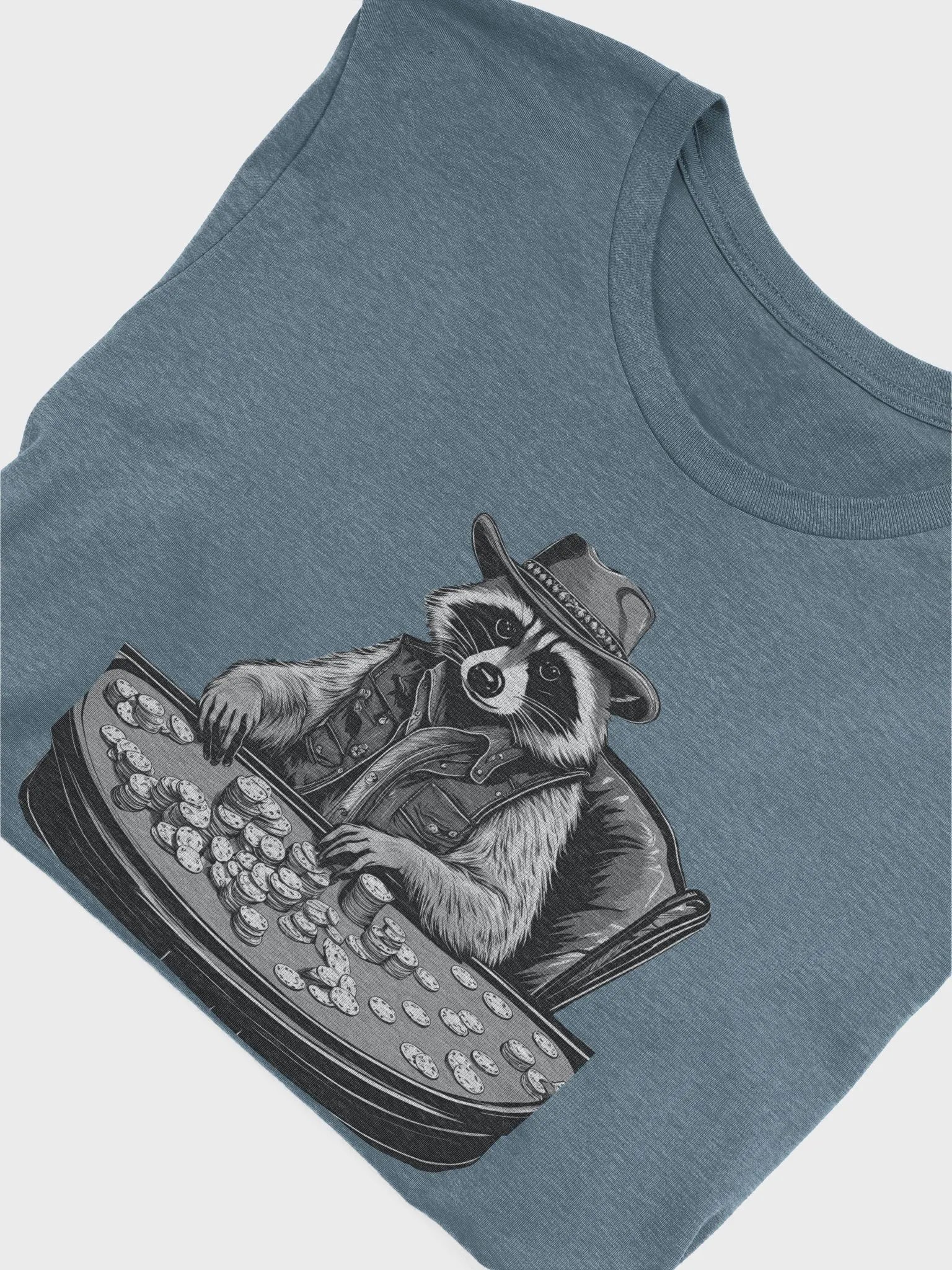 "Poker Pro Racoon" - T-Shirt product image (4)