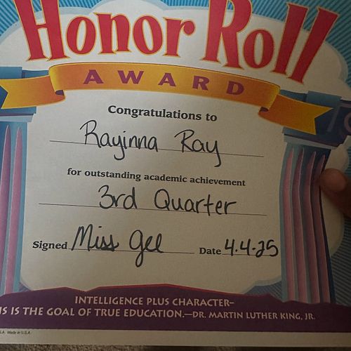 3 straight honor rolls for my bby girl! Proud of you, keep being great! Love you 💙💙💙