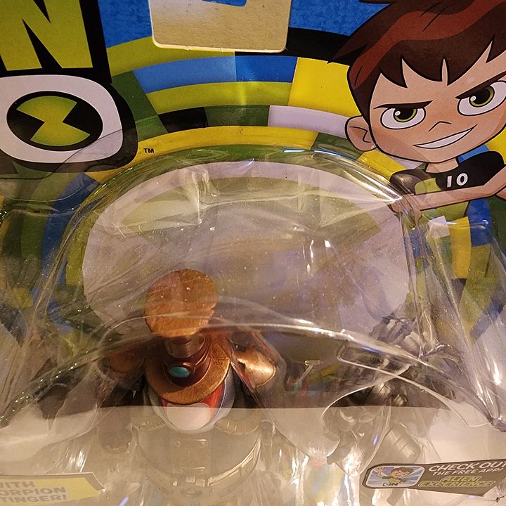 Ben 10 Steam Smythe with Scorpion Stinger - New in package product image (2)