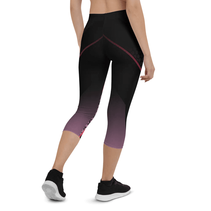 Tizy Geometric V-Band Capri Leggings product image (2)
