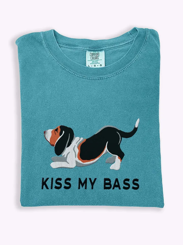 Kiss My Bass T-Shirt(Embroidered) of a Basset Hound(Tricolor 2) product image (1)