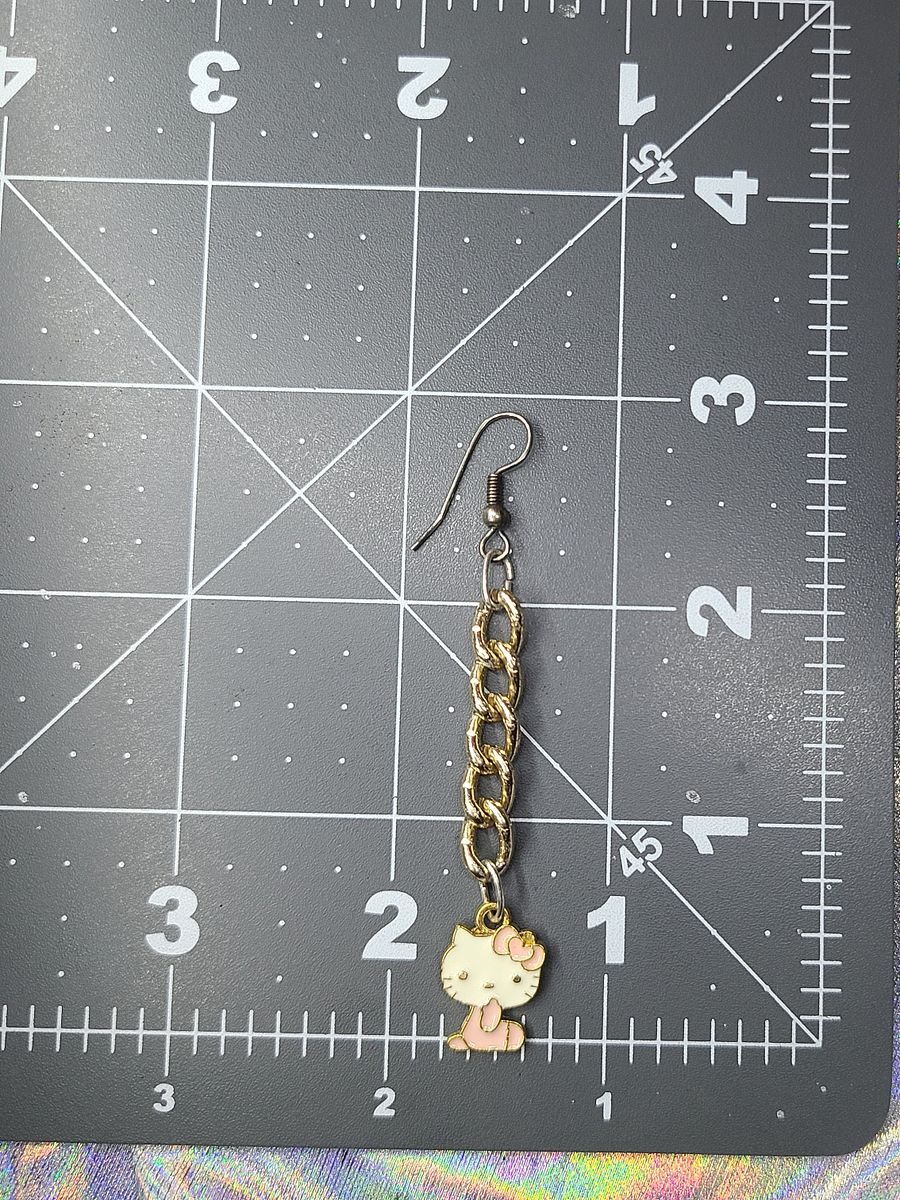 Hello KItty Earrings product image (3)